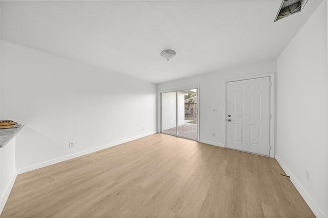 Foto del edificio - 2931 SE 52nd Ave