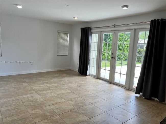 Building Photo - 15111 SW 75th Ct