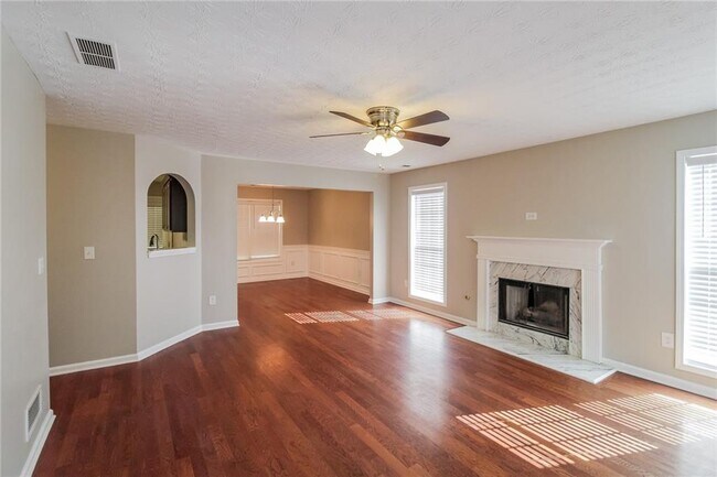 Foto del edificio - 1395 Stephens Pond View