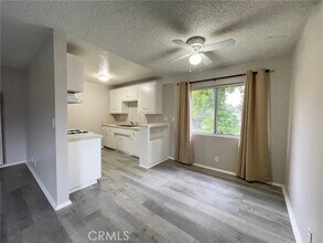 Building Photo - 434 N Terry Way