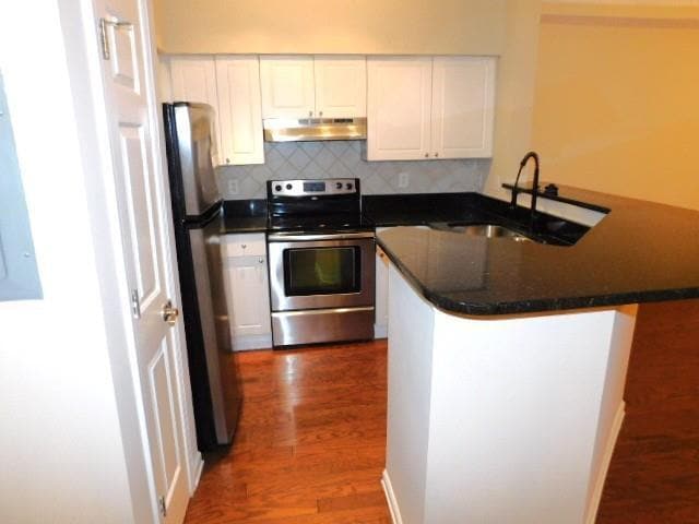 Building Photo - 5559 Glenridge Dr
