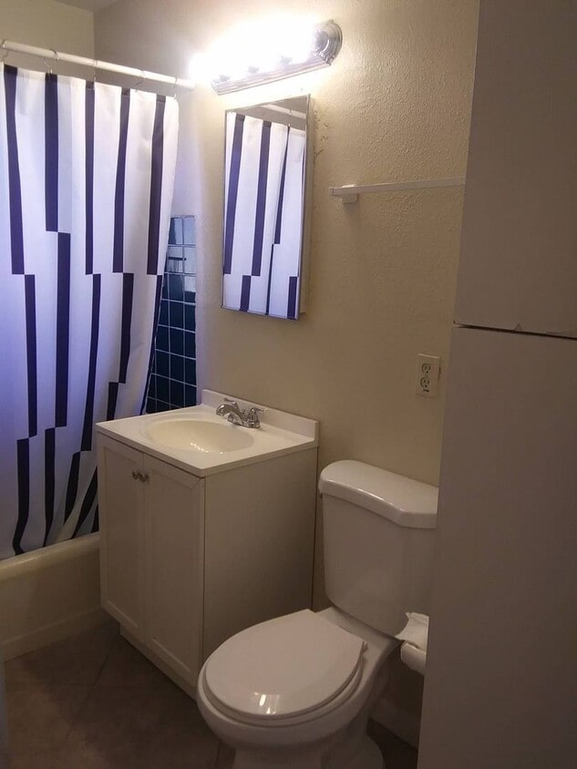 Building Photo - 2 Bed 2 bath