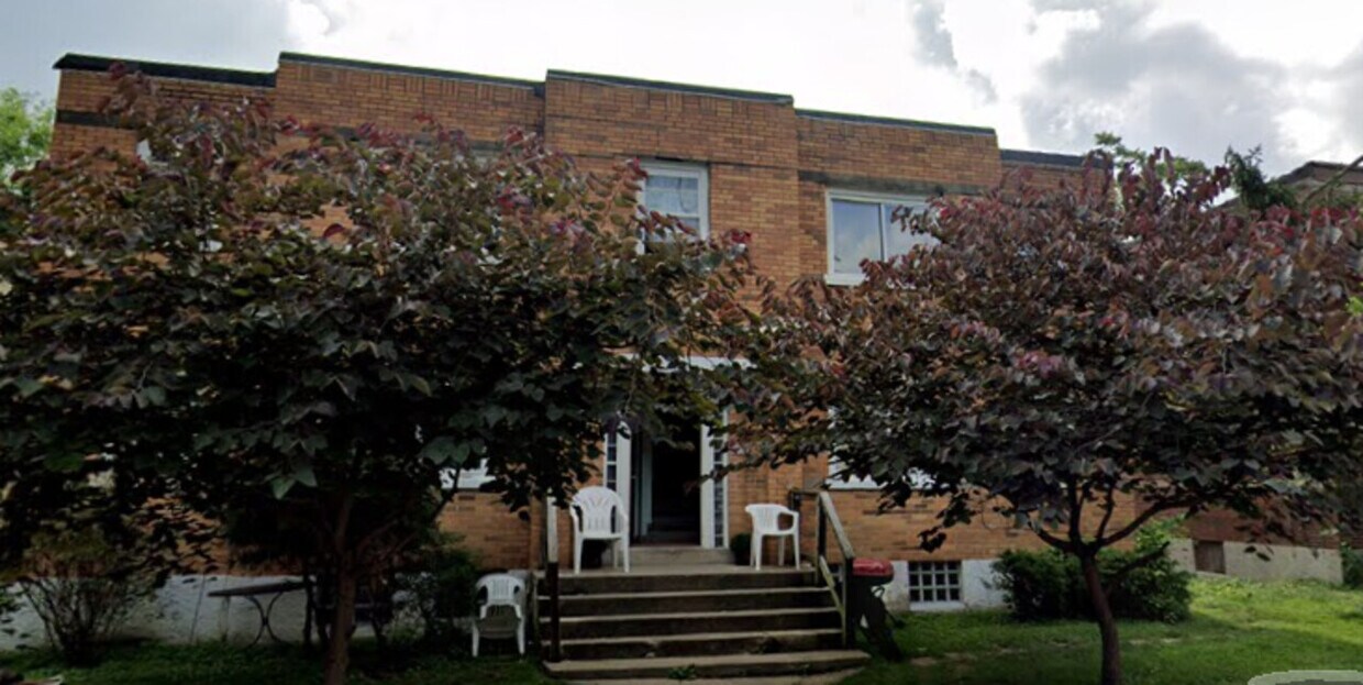 Building Photo - Reading Ln 4412