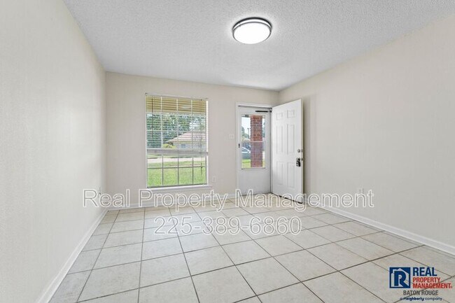 Foto del edificio - 7514 Kings Hill Ave
