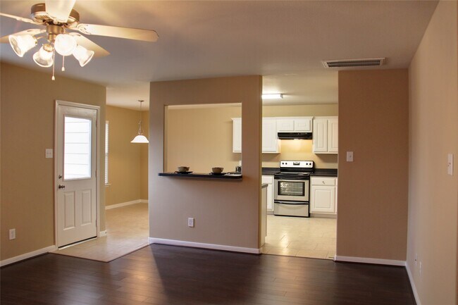 Foto del edificio - 29031 Village Creek Loop