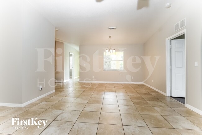 Building Photo - 3201 SW Collings Dr