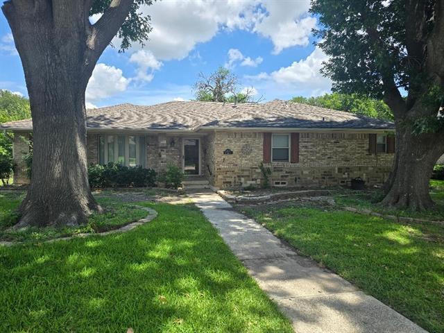 Foto principal - 2406 Rochdale St