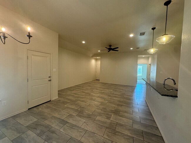 Foto del edificio - 3Bed/ 2Bath Available Now- in Lubbock coop...