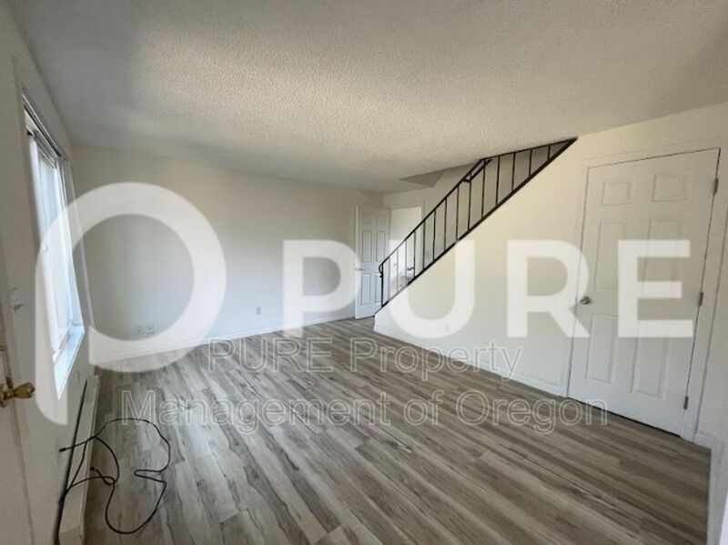 14368 SE Lee Ave Unit 4, Milwaukie, OR 97267 Condo for Rent in