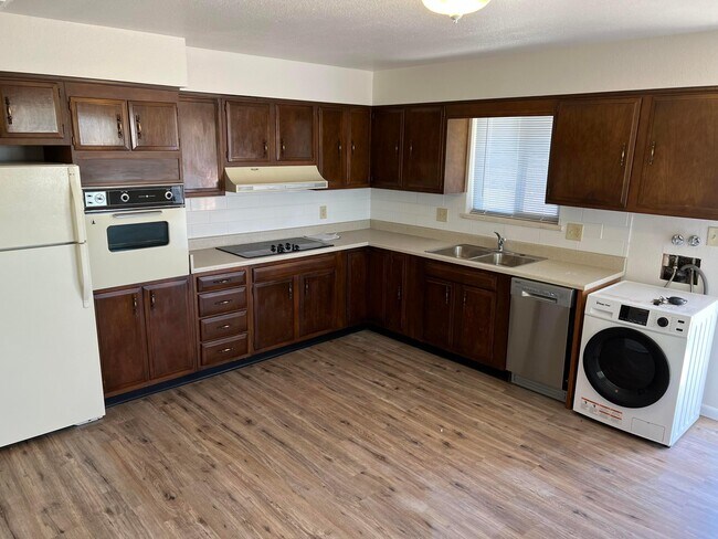 Building Photo - 3717 Alamogordo Dr NW