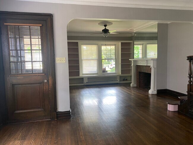 Foto del edificio - 104 Manning Blvd