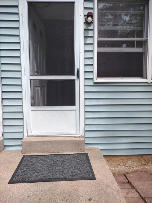 Building Photo - 576A Nemoral St
