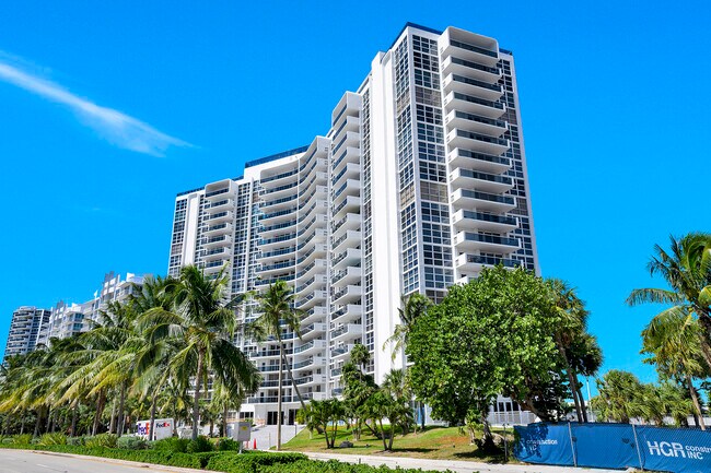 Foto del edificio - 2841 N Ocean Blvd