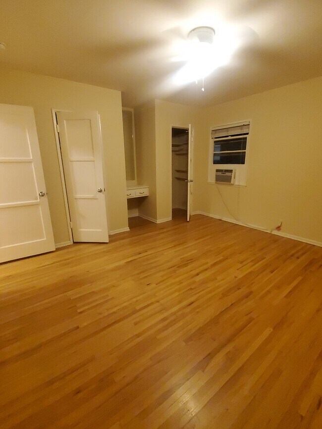 Foto del edificio - 6314 Vineland Ave