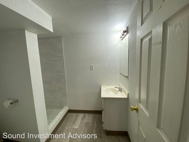 Foto del edificio - 4738 16th Ave NE