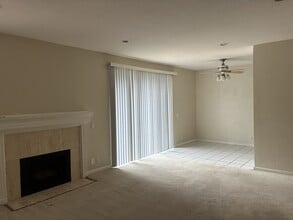Building Photo - 3663 Oakwood Terrace