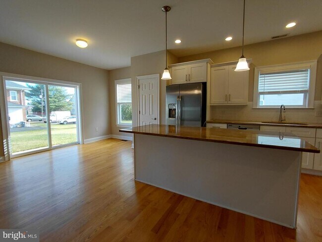 Foto del edificio - 912 Cemetery Rd