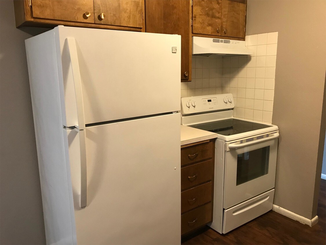 Primary Photo - 809 E Cavour Ave