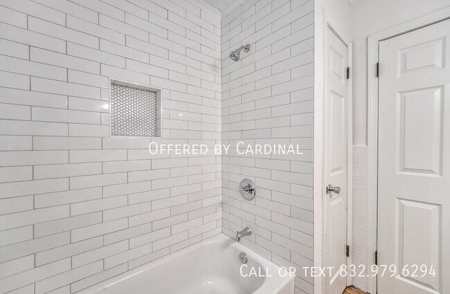 Building Photo - Spacious Rental| Monitored Alarm| Covered ...