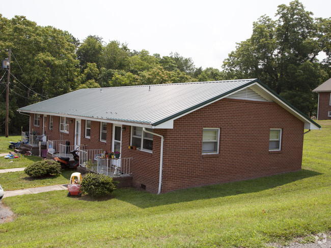 Primary Photo - Midway Apartments