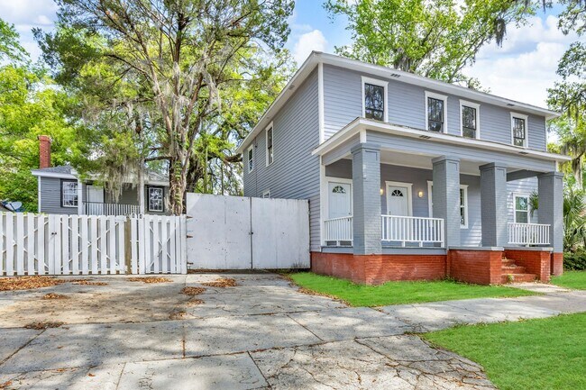 Foto del edificio - Updated Home in the Heart of Savannah