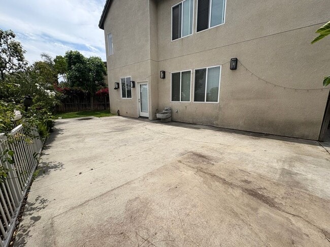 Building Photo - 2460 Avis Ct