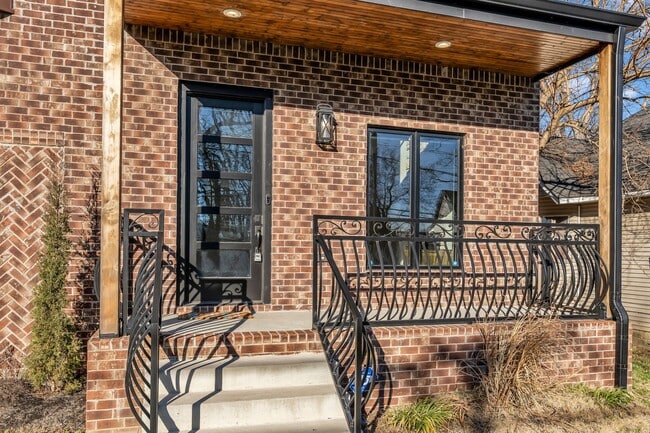 Photo - 2312 Buchanan St House