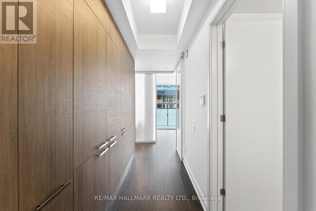 Photo du bâtiment - 50A-650 Charles St E