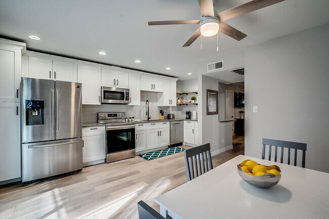 Foto del edificio - 4848 N Woodmere Fairway