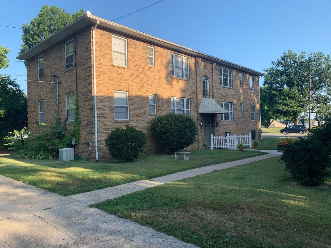 3365 Wabash Ave, Terre Haute, IN 47803 Apartment for Rent in Terre