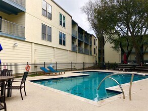 Building Photo - 4001 E NASA Pkwy