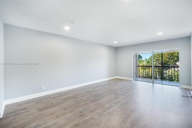 Foto del edificio - 13707 Kendale Lakes Cir