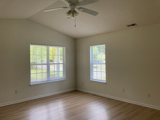 Foto del edificio - Three Bedroom, Two Bath House on Masonboro Loop