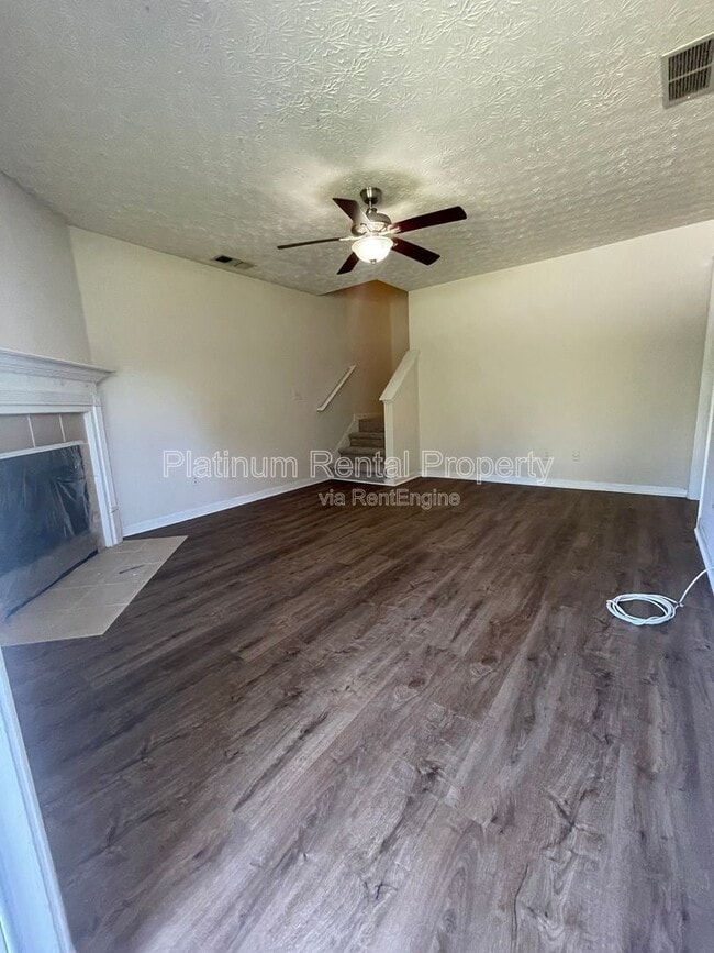 Foto del edificio - 9260 Golf View Dr