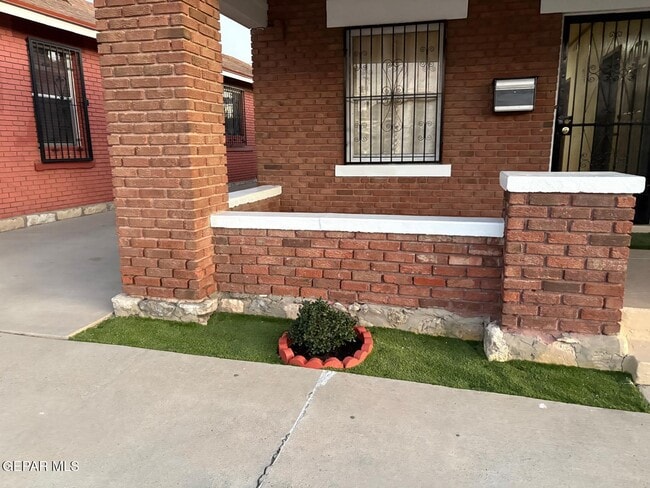 Foto del edificio - 3418 Pershing Dr