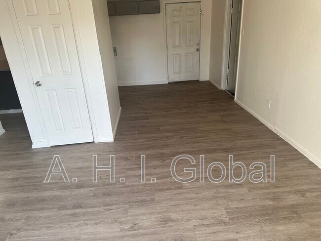 Foto del edificio - 2417 N Wilson St