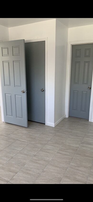 Foto principal - 9712 Primrose Ave