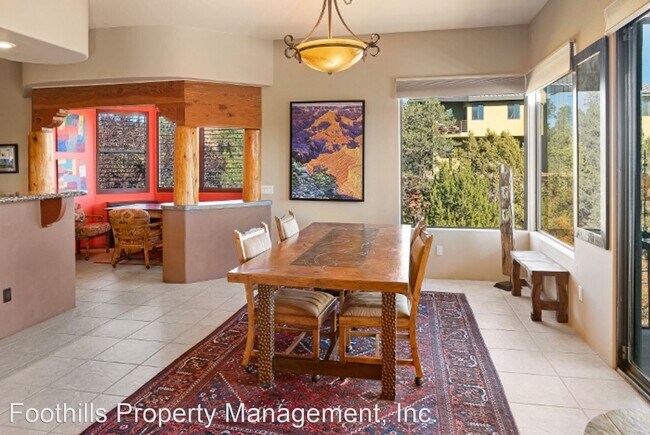 Building Photo - 530 Foothills S Dr
