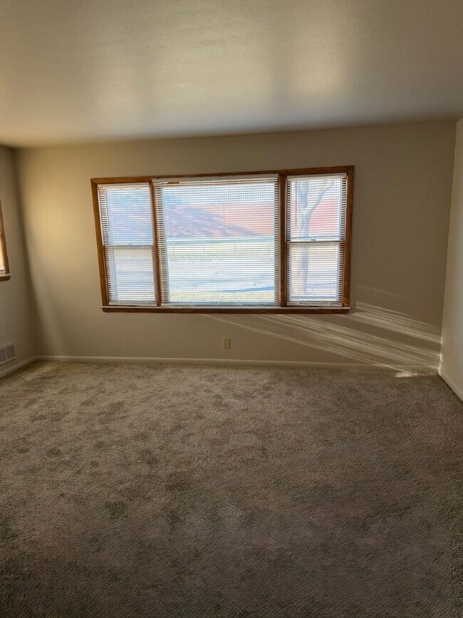 Foto del edificio - Kraehnke Florist Holdings LLC