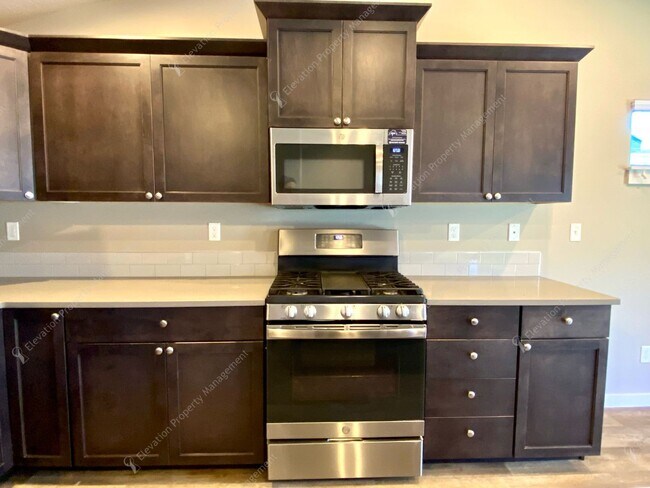 Building Photo - Charming 3-Bedroom, 2-Bath NW Redmond Home