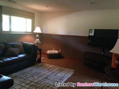 Building Photo - 1784 Orchid Dr N