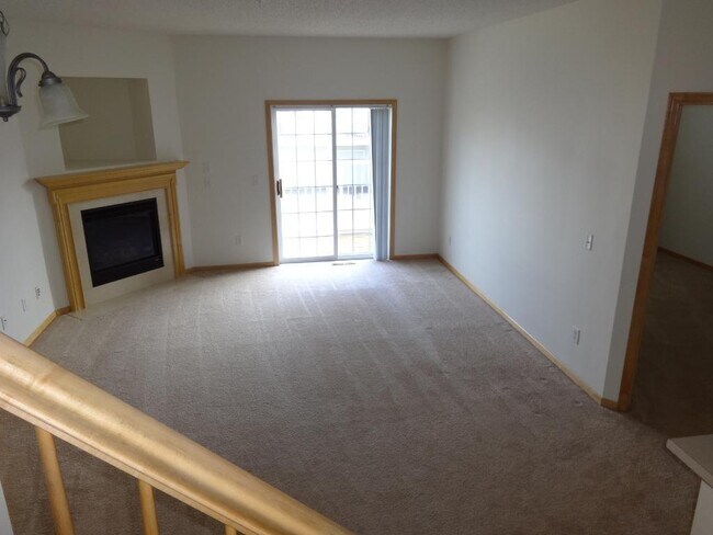 Building Photo - 6546 Merrimac Ln N