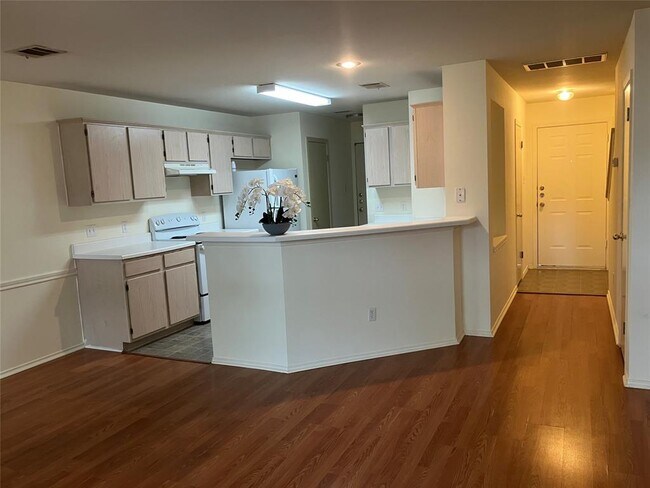 Foto del edificio - 9629 Sugar Hill Dr