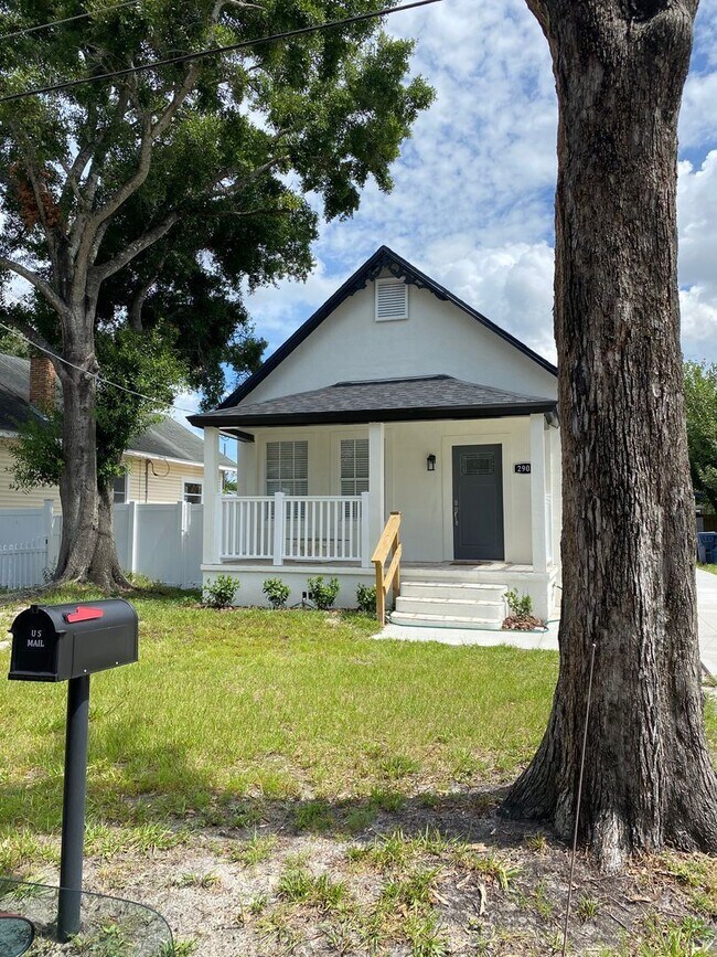Building Photo - 3 br, 1 bath House - 2903 W IVY STREET
