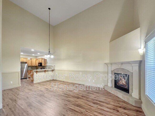Foto del edificio - 2223 S Dorothy Ave