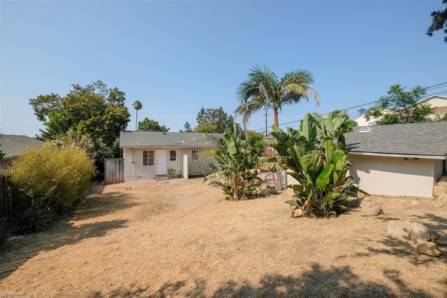 Building Photo - 2 br, 1.5 bath House - 3122 Foothill Rd