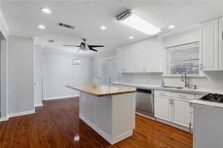Foto del edificio - 2228 Potomac Dr