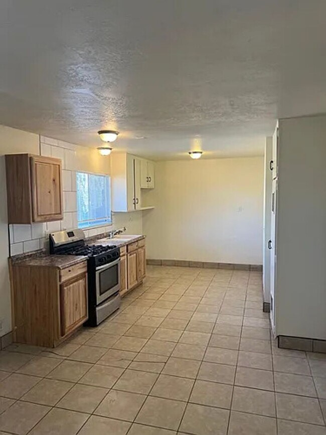 Foto del edificio - 13360 Navajo Rd