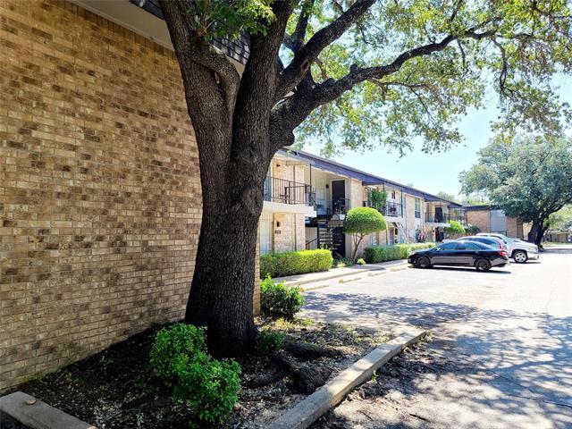 Building Photo - 10248 Regal Oaks Dr