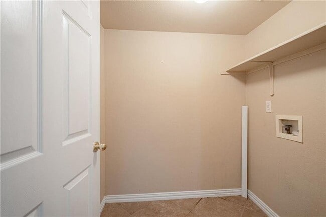 Building Photo - 1709 Royal Ascot Dr